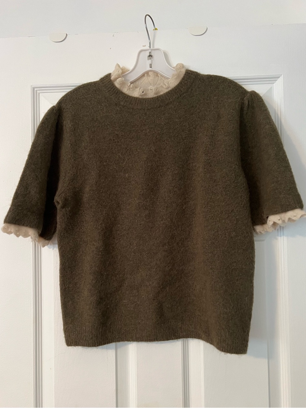 ZARA Olive Green Short Sleeve Knit Sweater with Contrast Ruffle Trim - Size L